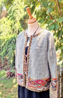 Strickjacke in der Natur von KEITO