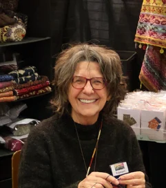 Patricia von Keito Studio an ihrem Stand