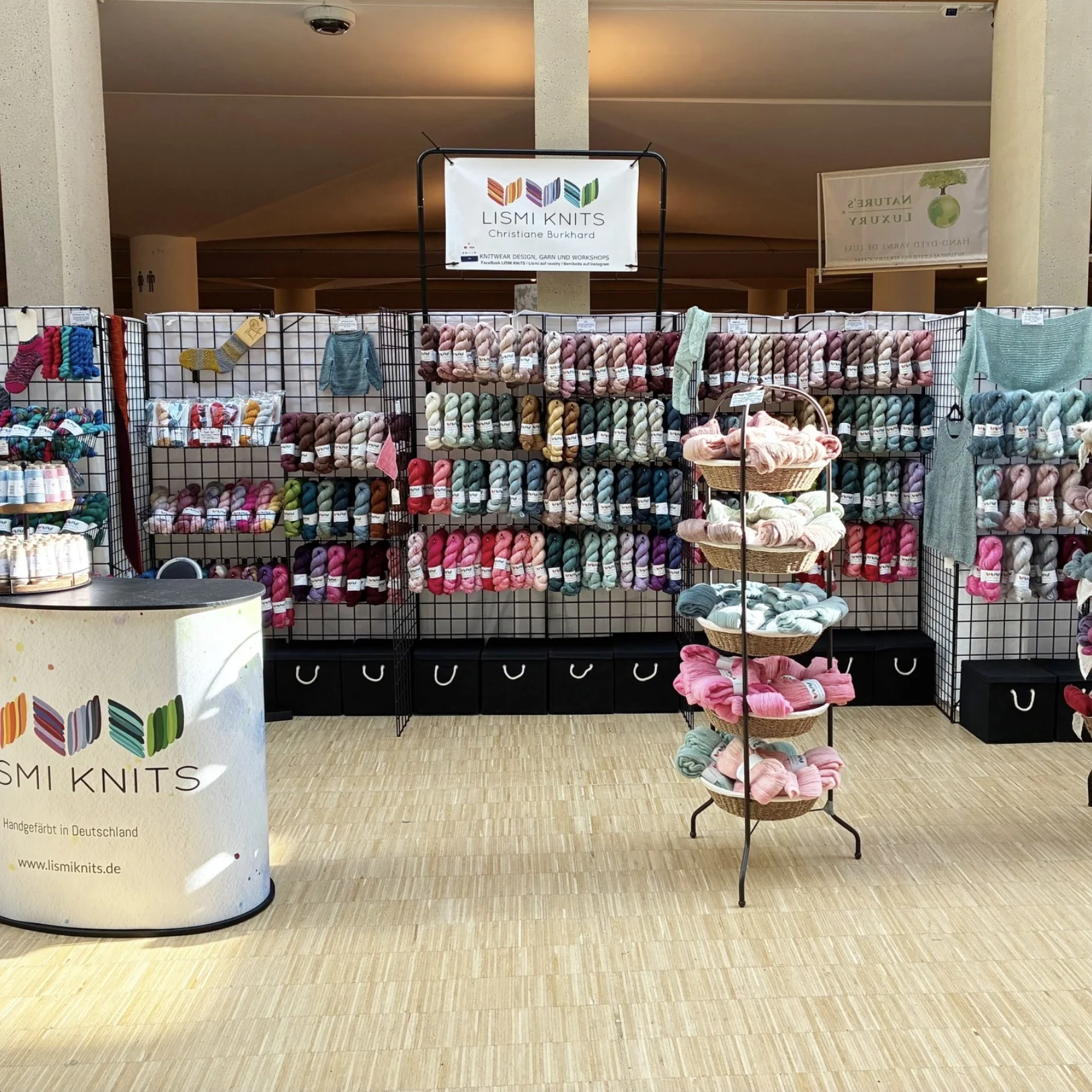 Lismi knits - Stand