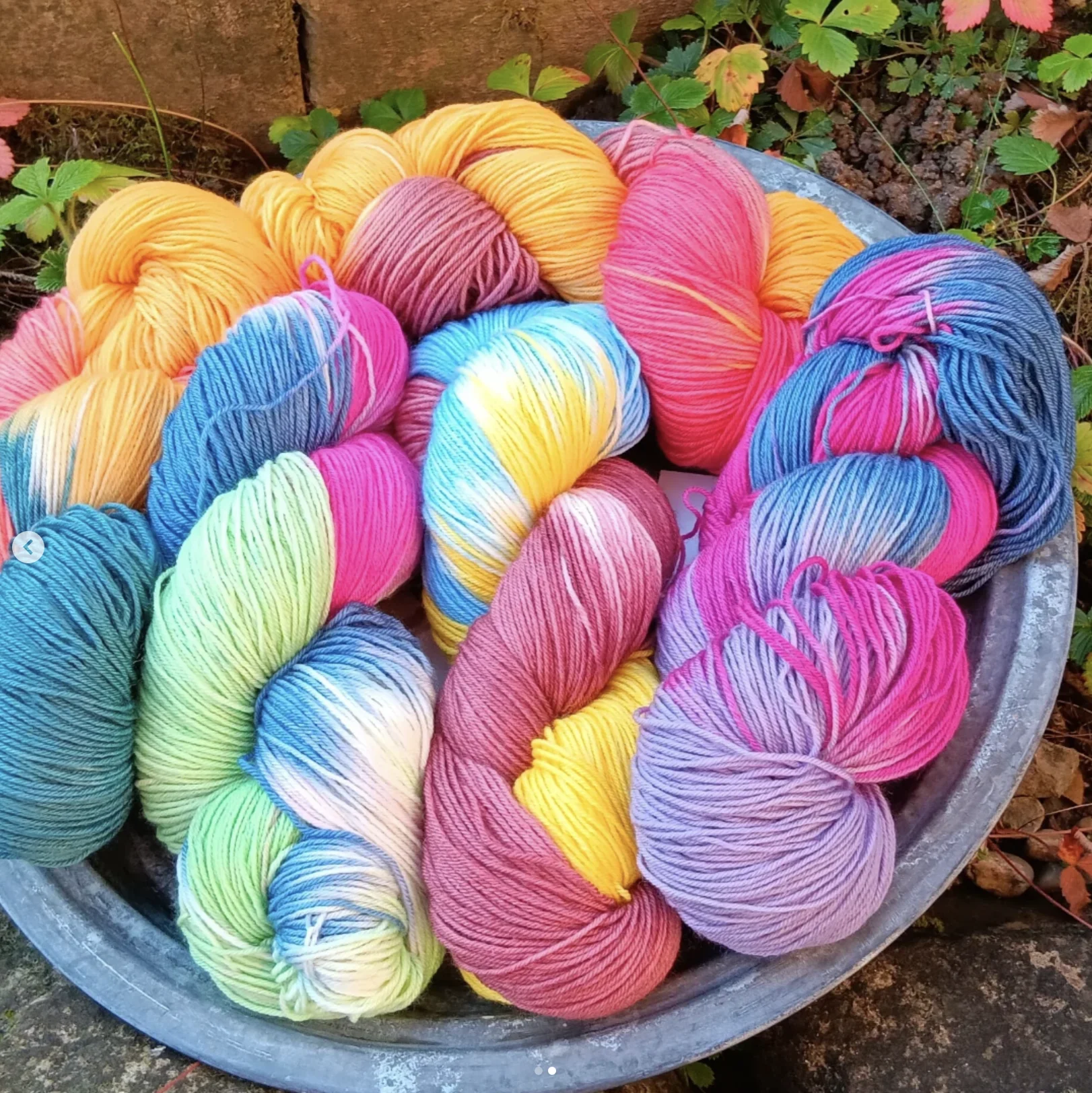 Julies Wollkörbchen - bunte Wolle