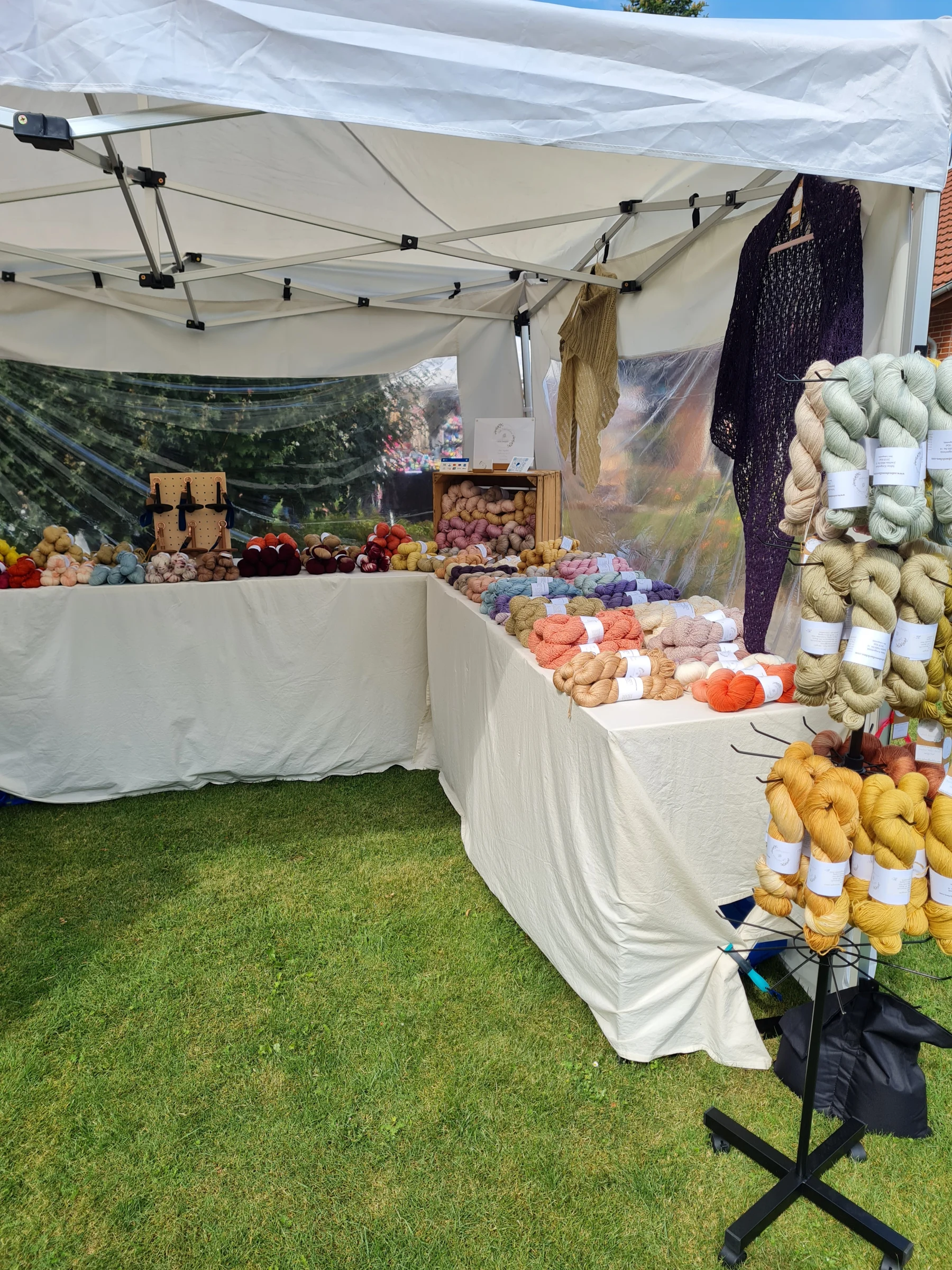 Stand von Sabs Wollädchen im Pavillon